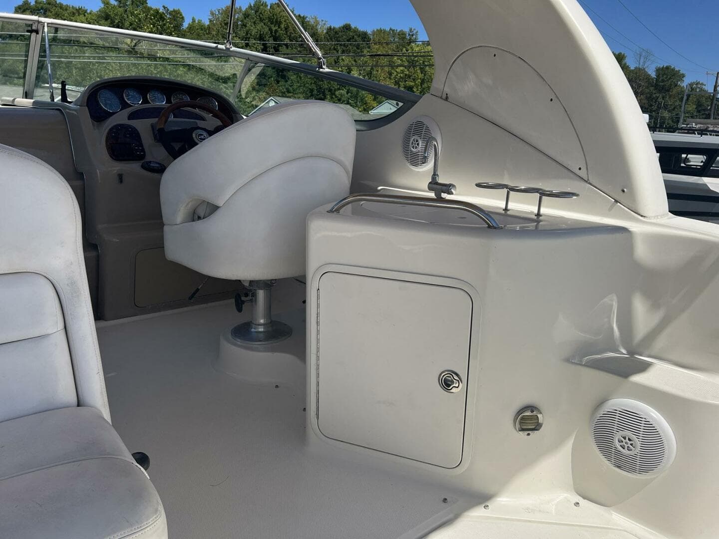 2005 Sea Ray 280 Sundancer — photo 12