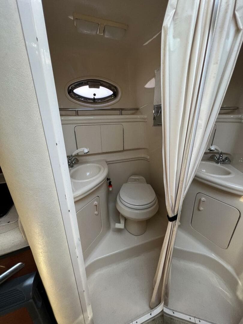 2005 Sea Ray 280 Sundancer — photo 27