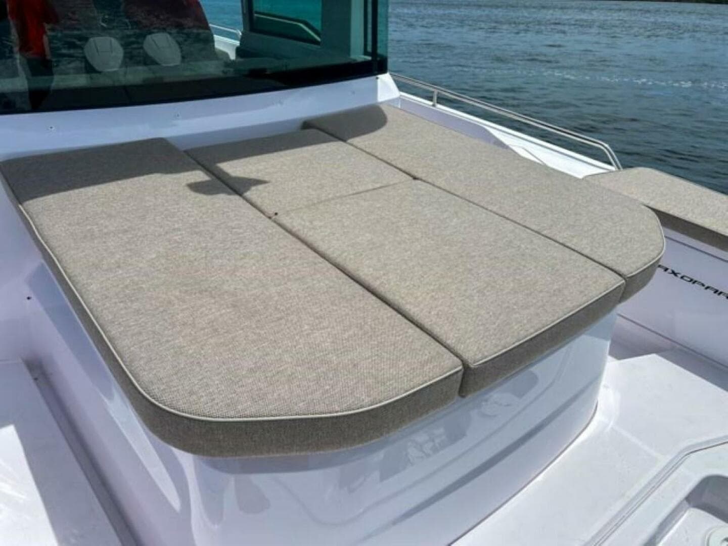 2024 Axopar 37 XC Cross Cabin — photo 26