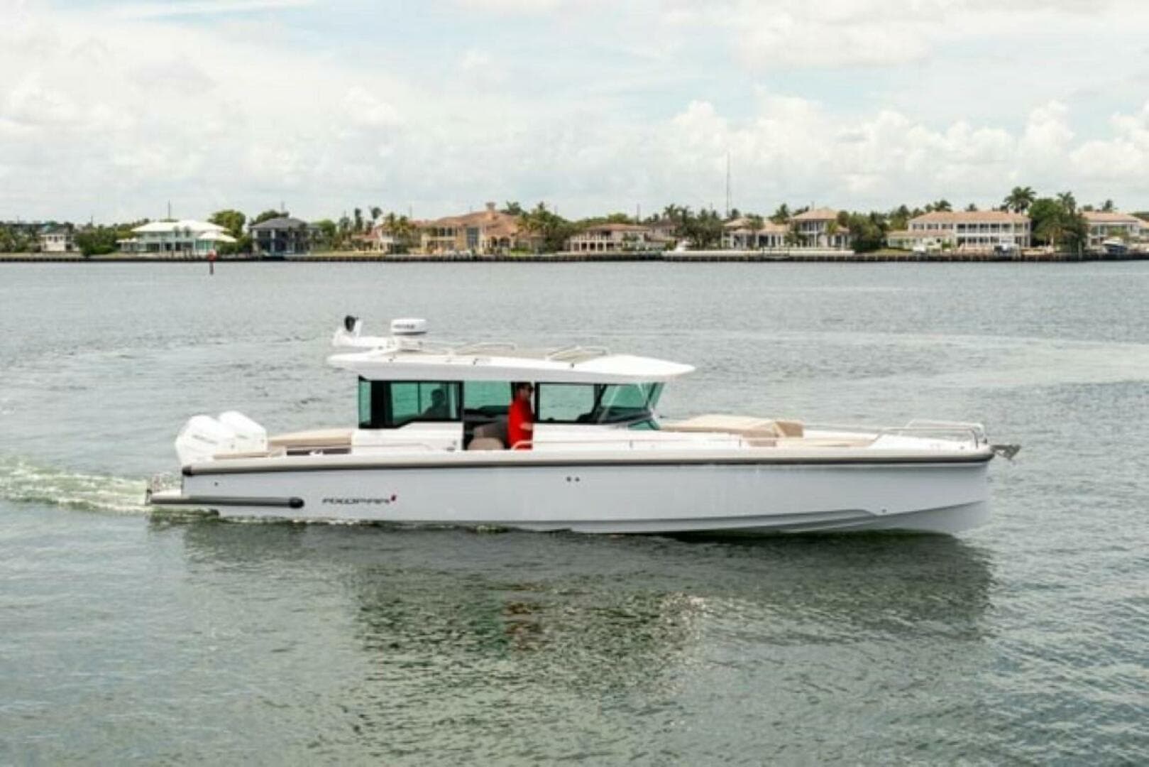 2024 Axopar 37 XC Cross Cabin — photo 1