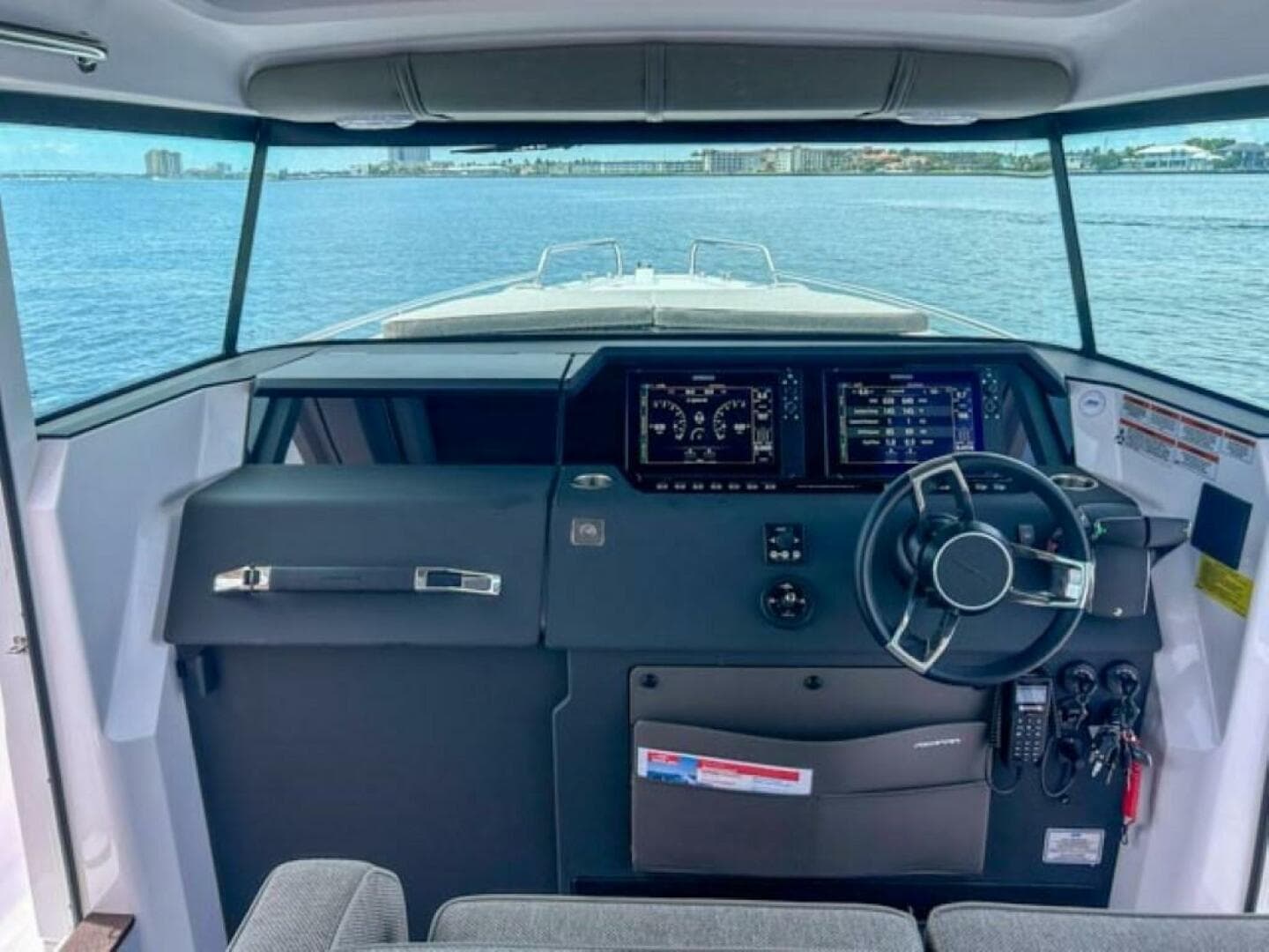 2024 Axopar 37 XC Cross Cabin — photo 14