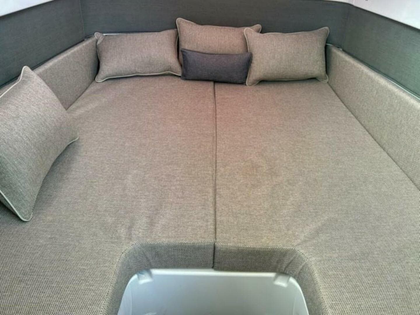 2024 Axopar 37 XC Cross Cabin — photo 24