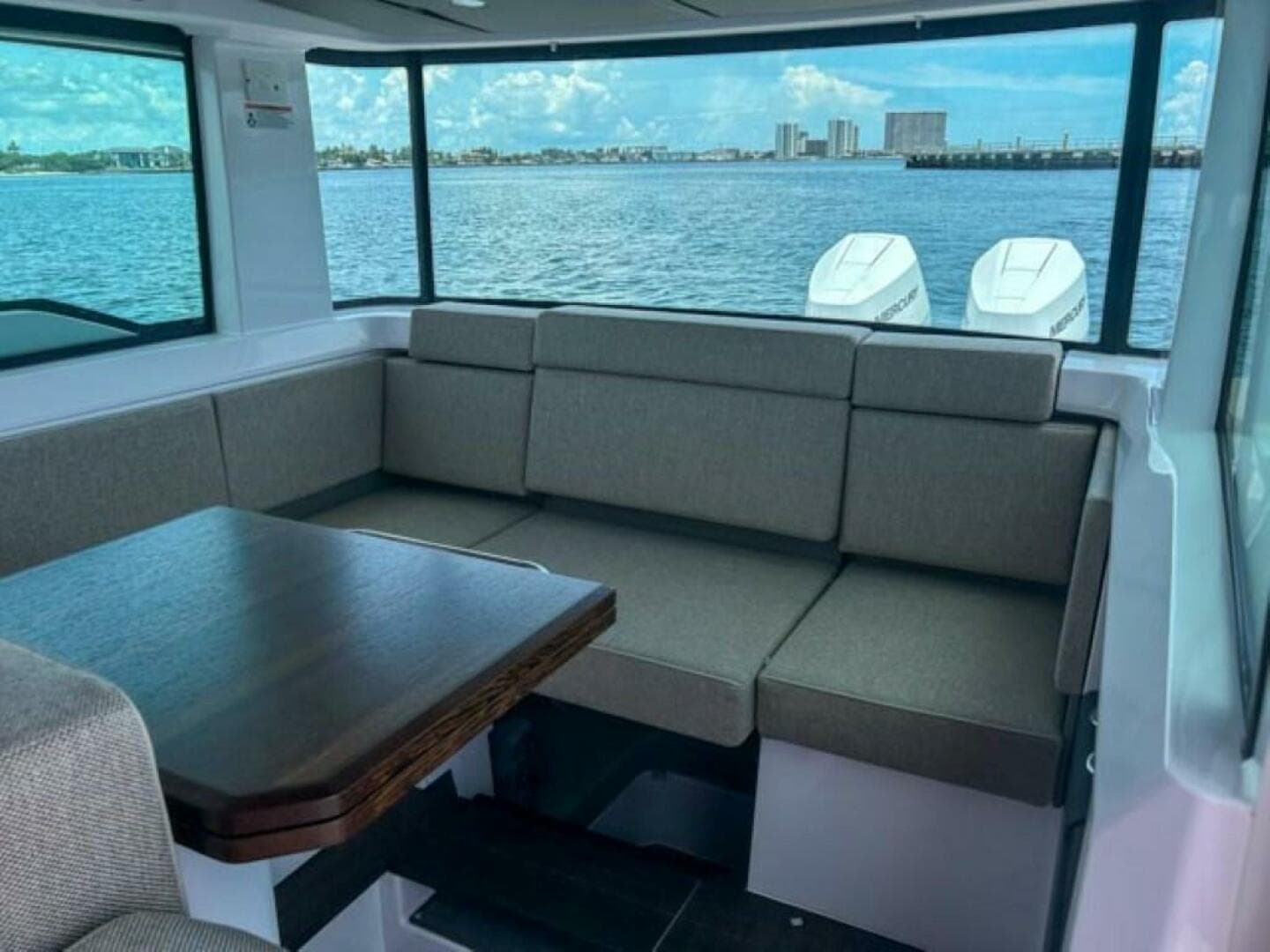 2024 Axopar 37 XC Cross Cabin — photo 23