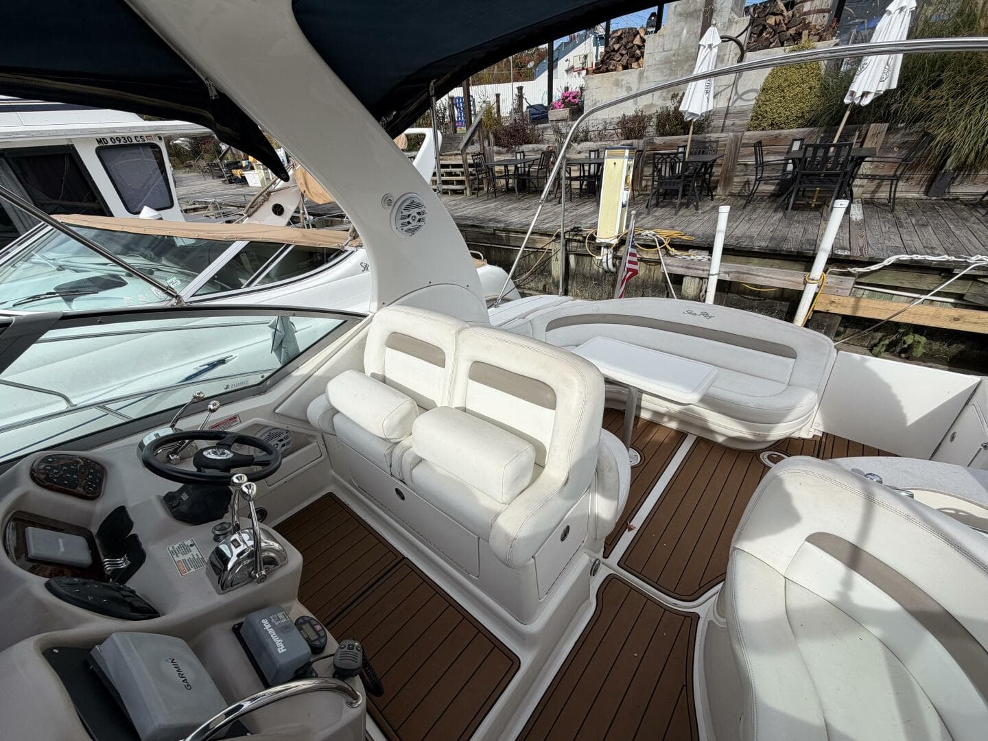 2005 Sea Ray 320 Sundancer — photo 13