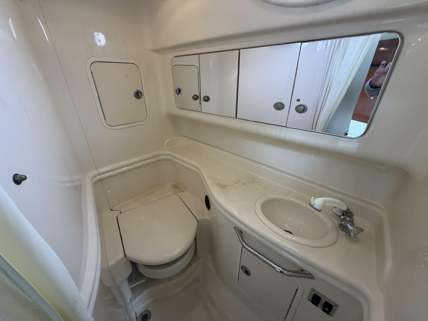 2005 Sea Ray 320 Sundancer — photo 10