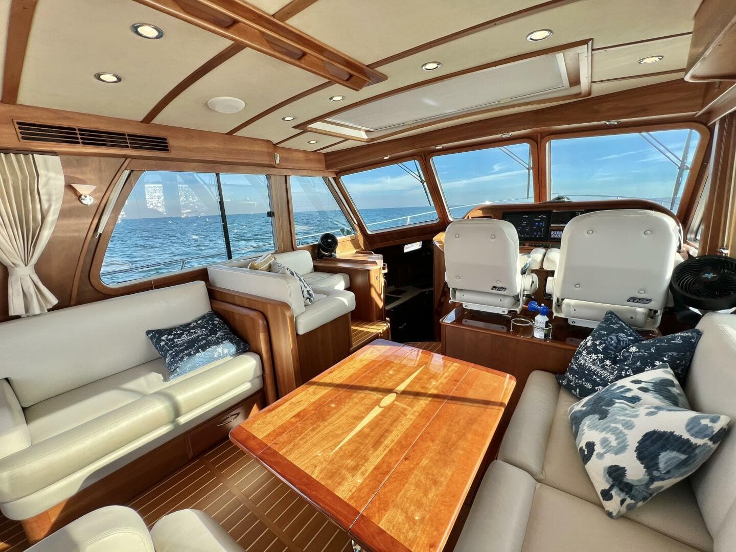 2017 Sabre 48 Salon Express — photo 13