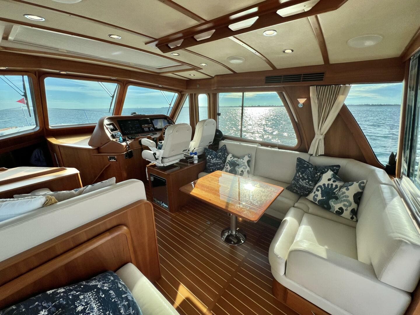 2017 Sabre 48 Salon Express — photo 12