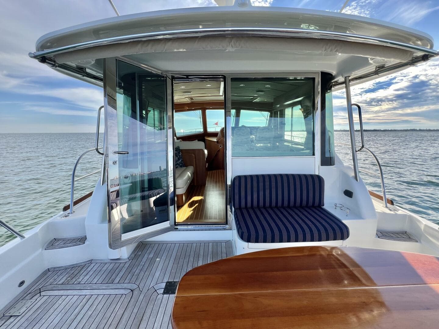 2017 Sabre 48 Salon Express — photo 10