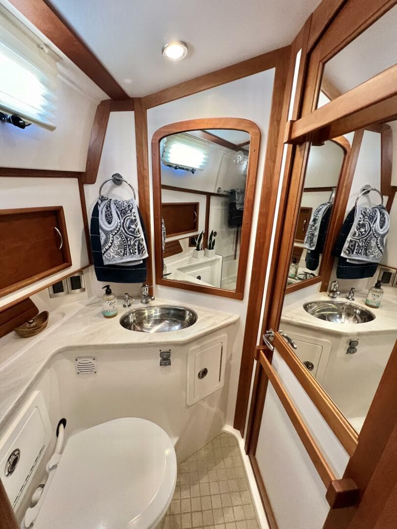 2017 Sabre 48 Salon Express — photo 33