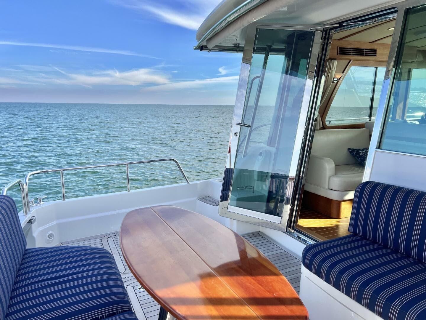 2017 Sabre 48 Salon Express — photo 11