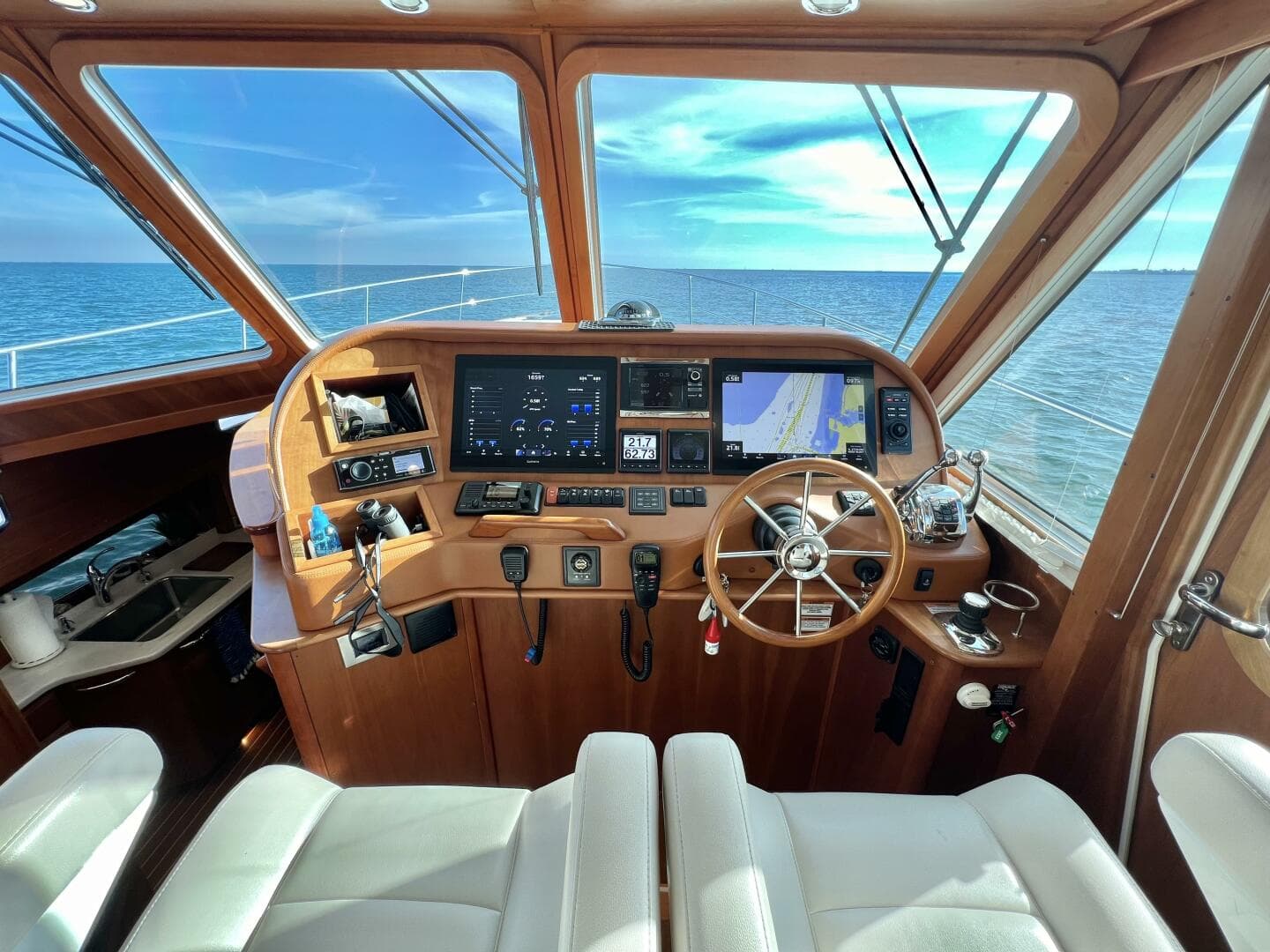 2017 Sabre 48 Salon Express — photo 19