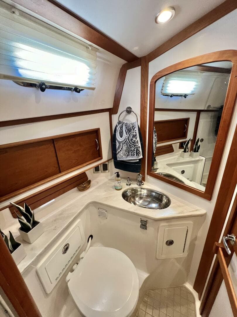 2017 Sabre 48 Salon Express — photo 32
