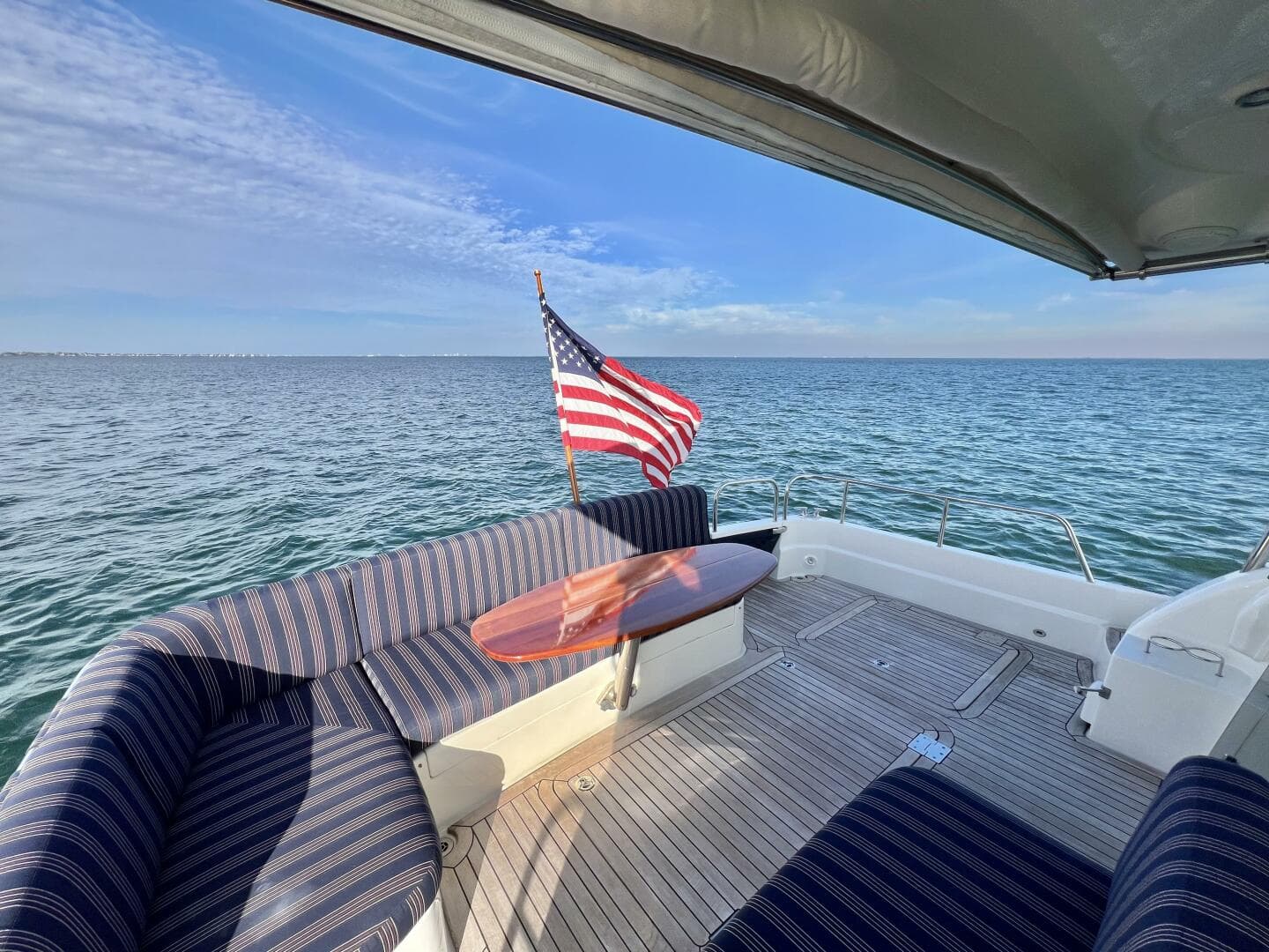 2017 Sabre 48 Salon Express — photo 8