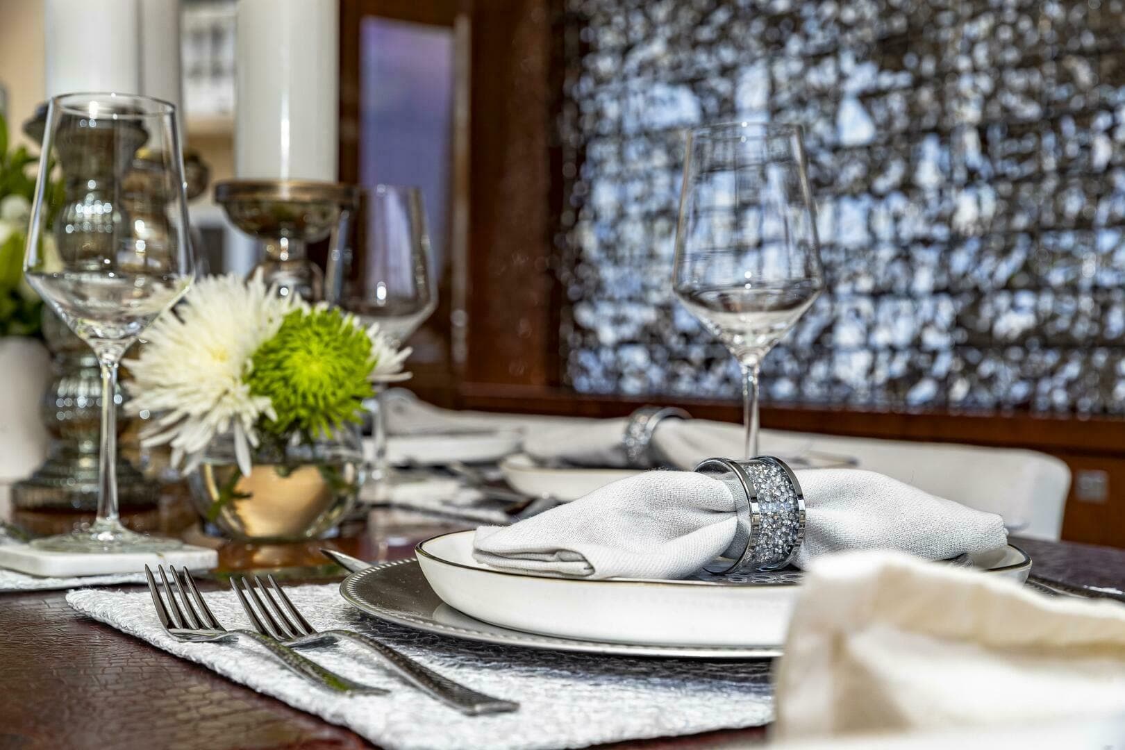 2012 Princess 32M — photo 16