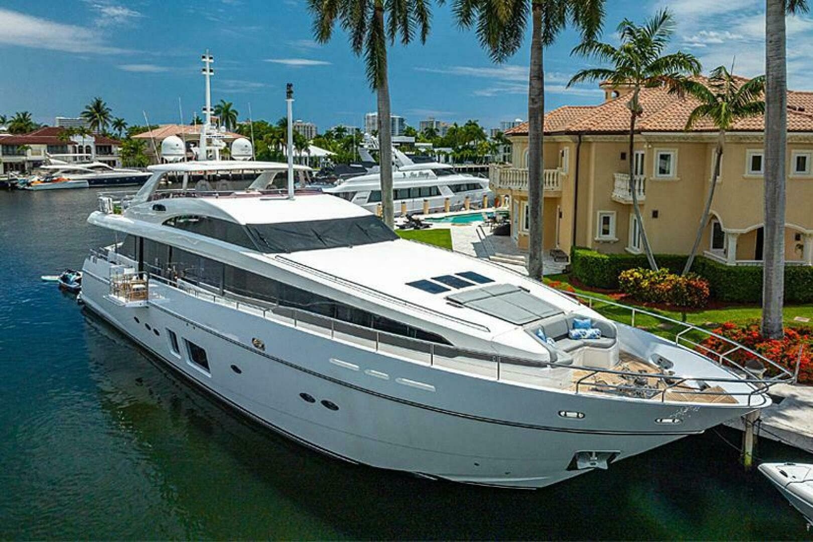 2012 Princess 32M — photo 2