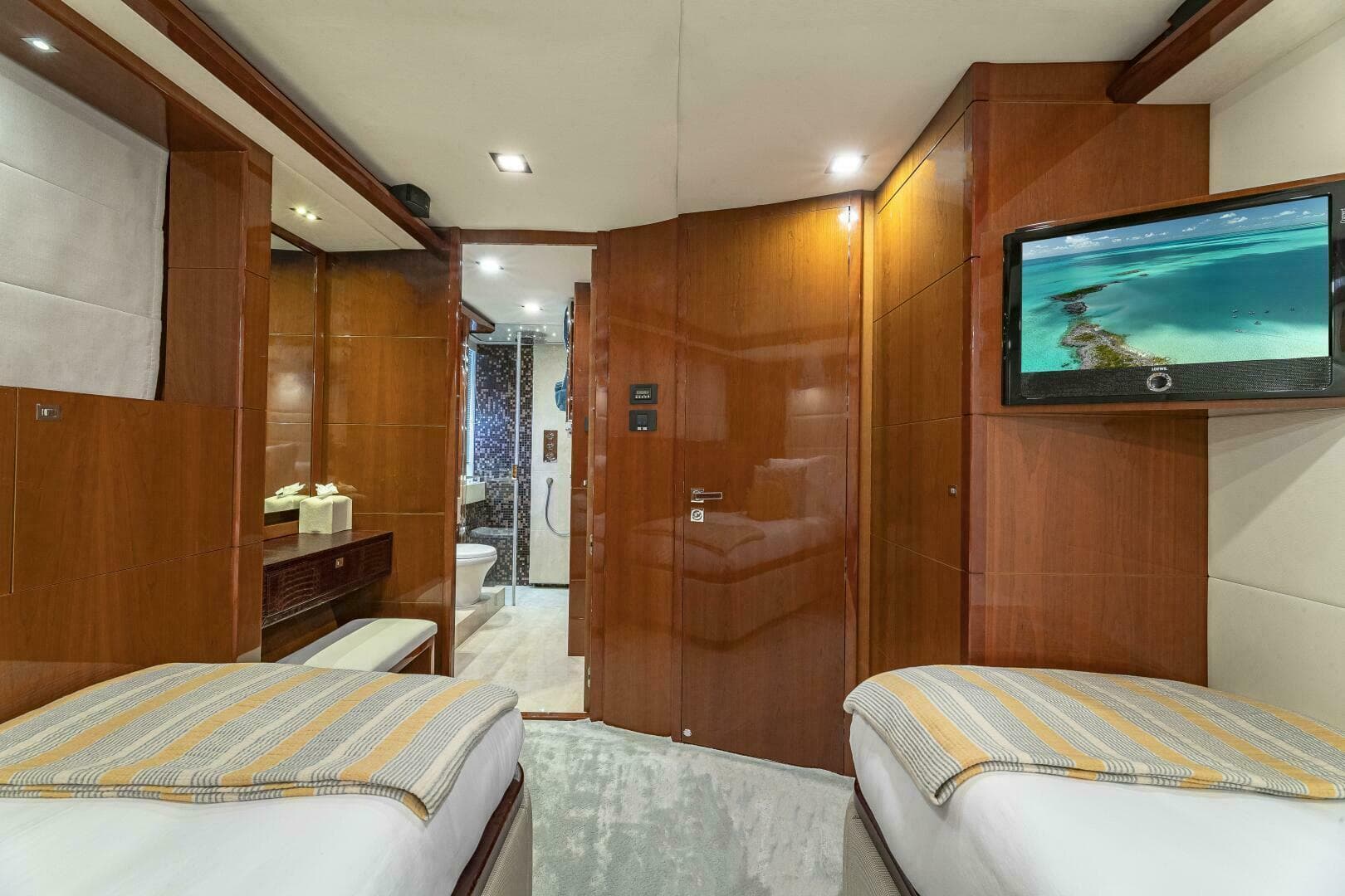 2012 Princess 32M — photo 29