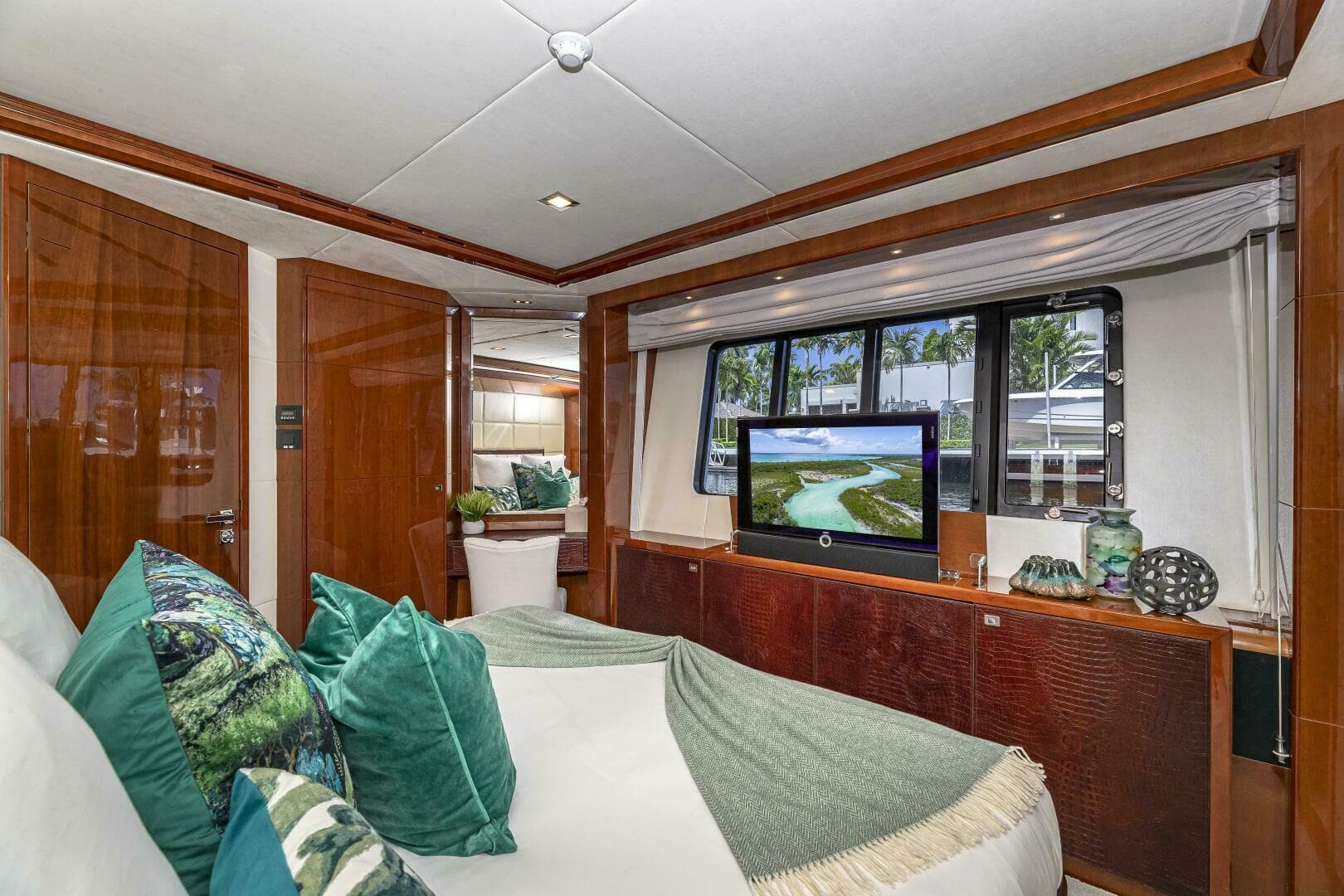 2012 Princess 32M — photo 43