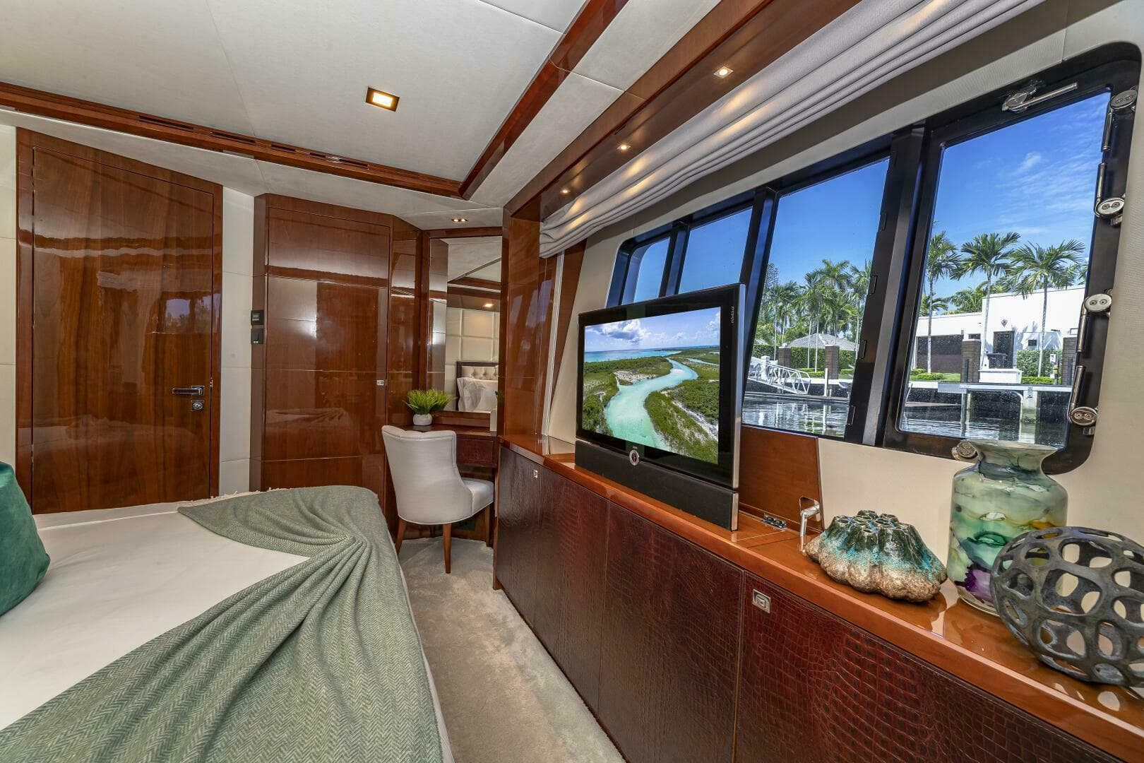 2012 Princess 32M — photo 42