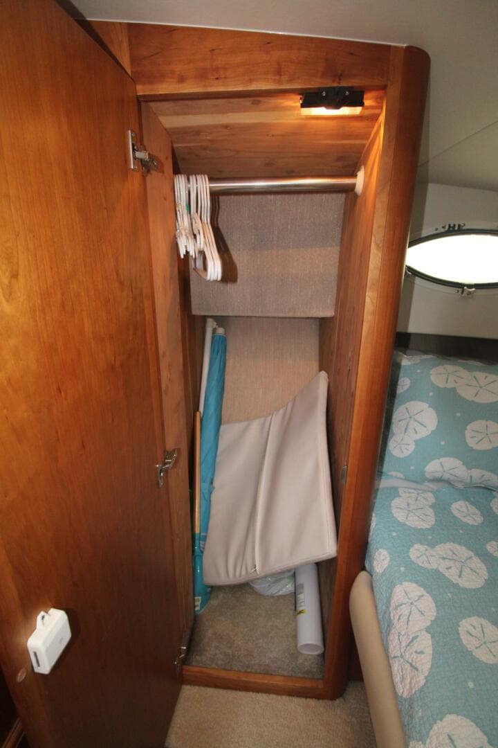 2000 Silverton 392 Aft Cabin — photo 23