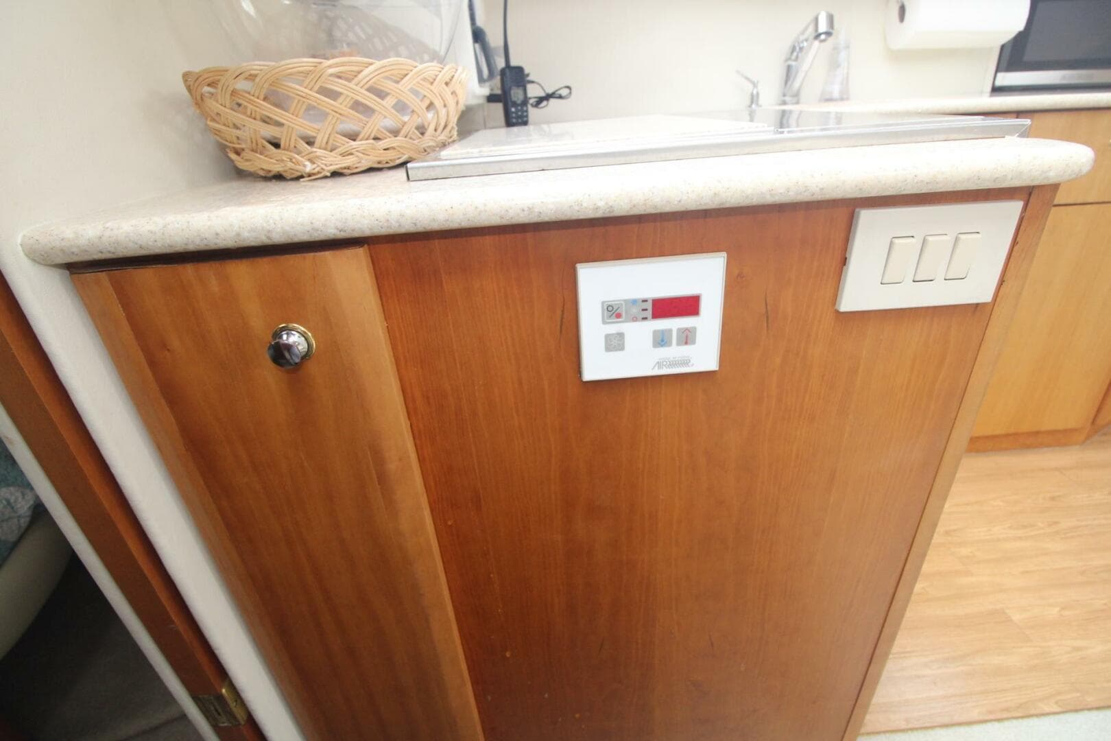 2000 Silverton 392 Aft Cabin — photo 22