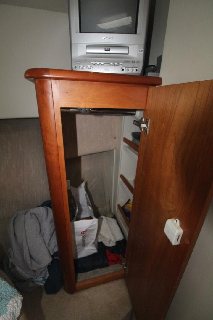 2000 Silverton 392 Aft Cabin — photo 24