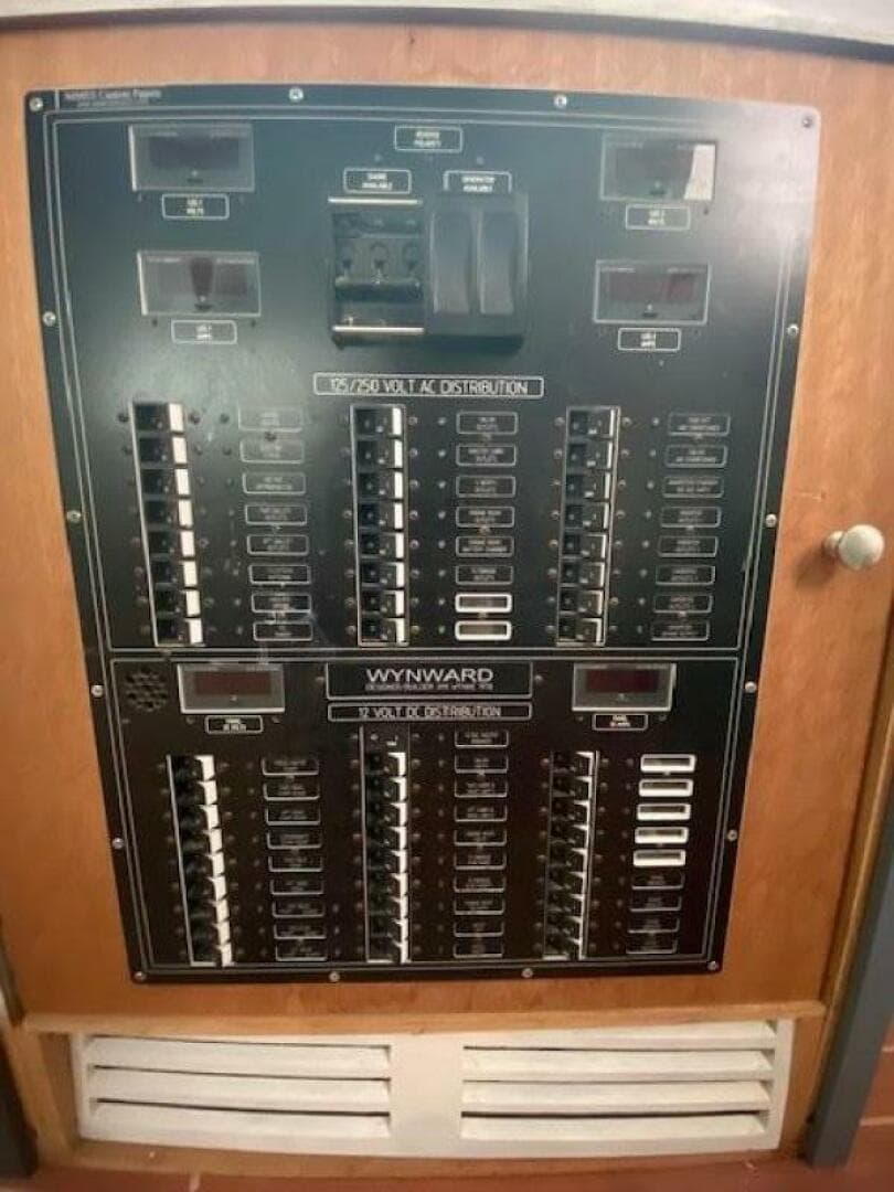 1976 Marine Management — photo 14