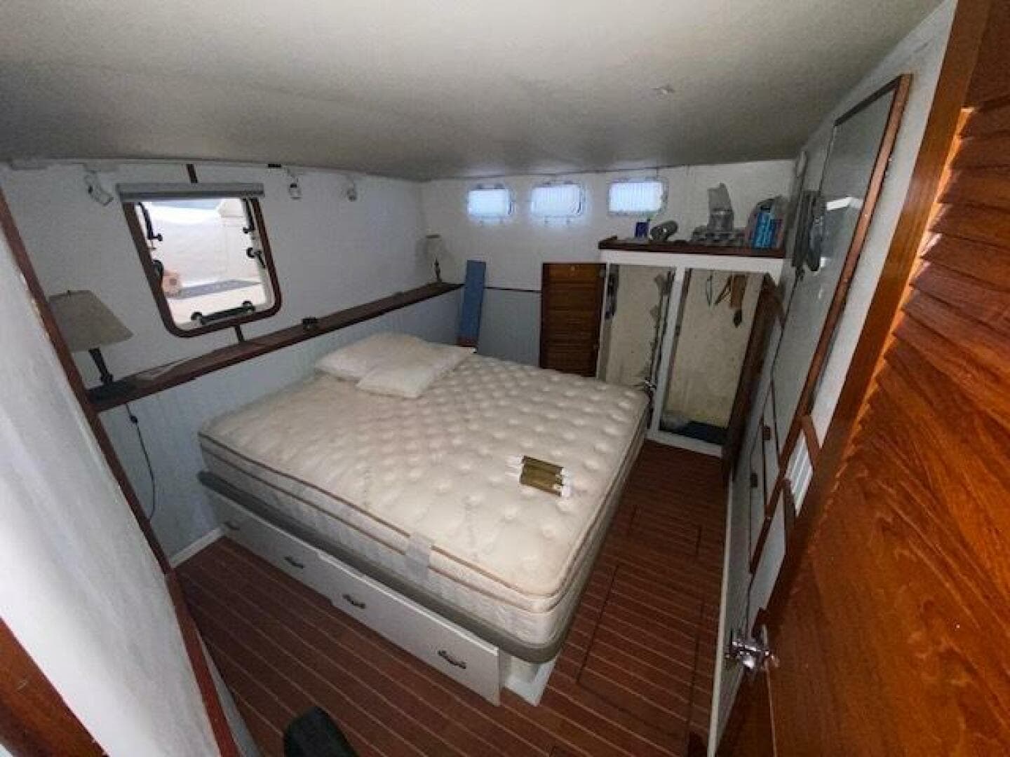 1976 Marine Management — photo 10