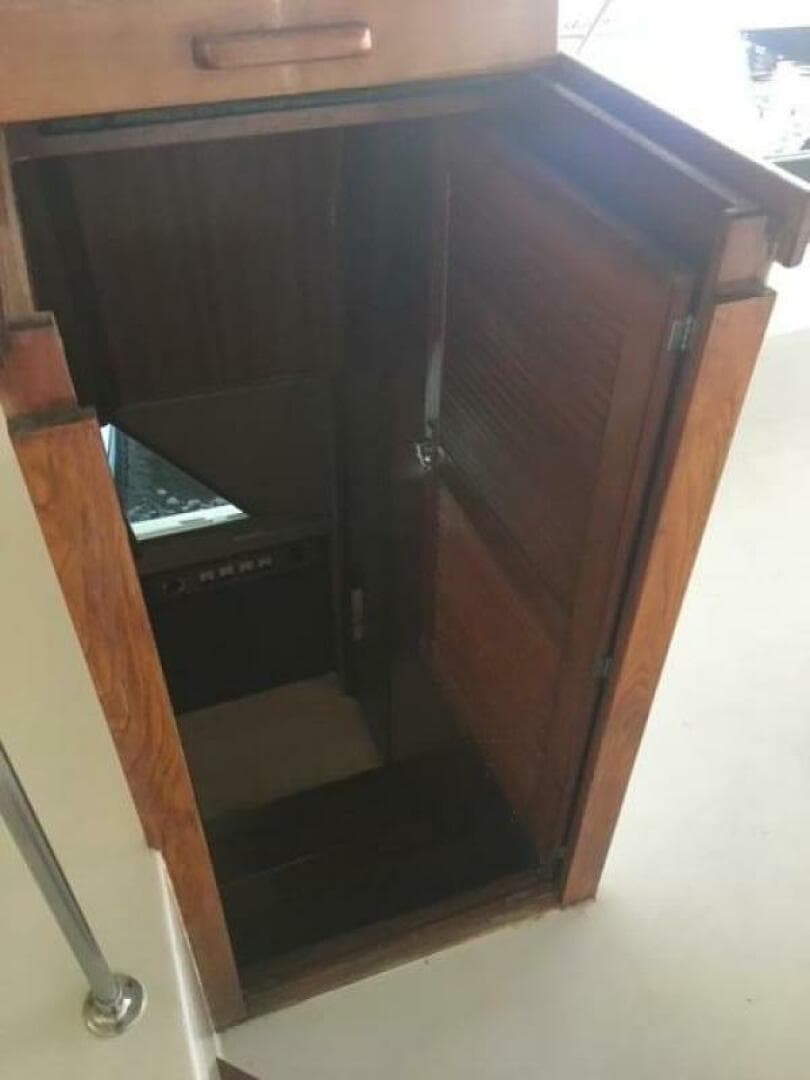 1976 Marine Management — photo 17