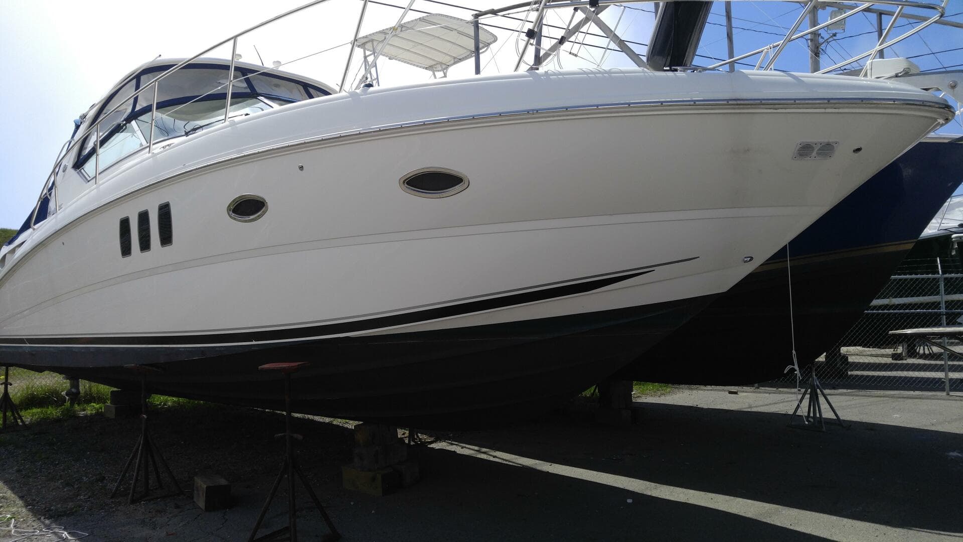 2011 Sea Ray 390 Sundancer — photo 16