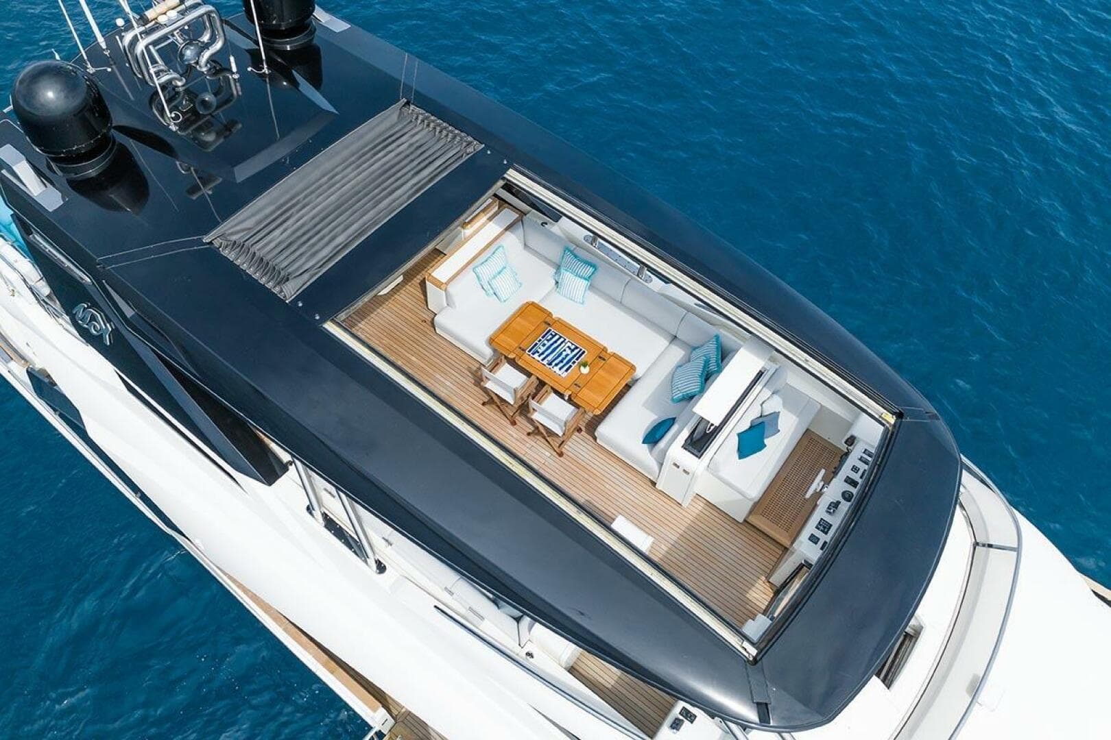 2021 Monte Carlo Yachts 96 — photo 10