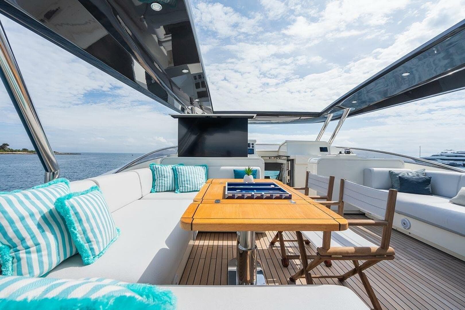 2021 Monte Carlo Yachts 96 — photo 39