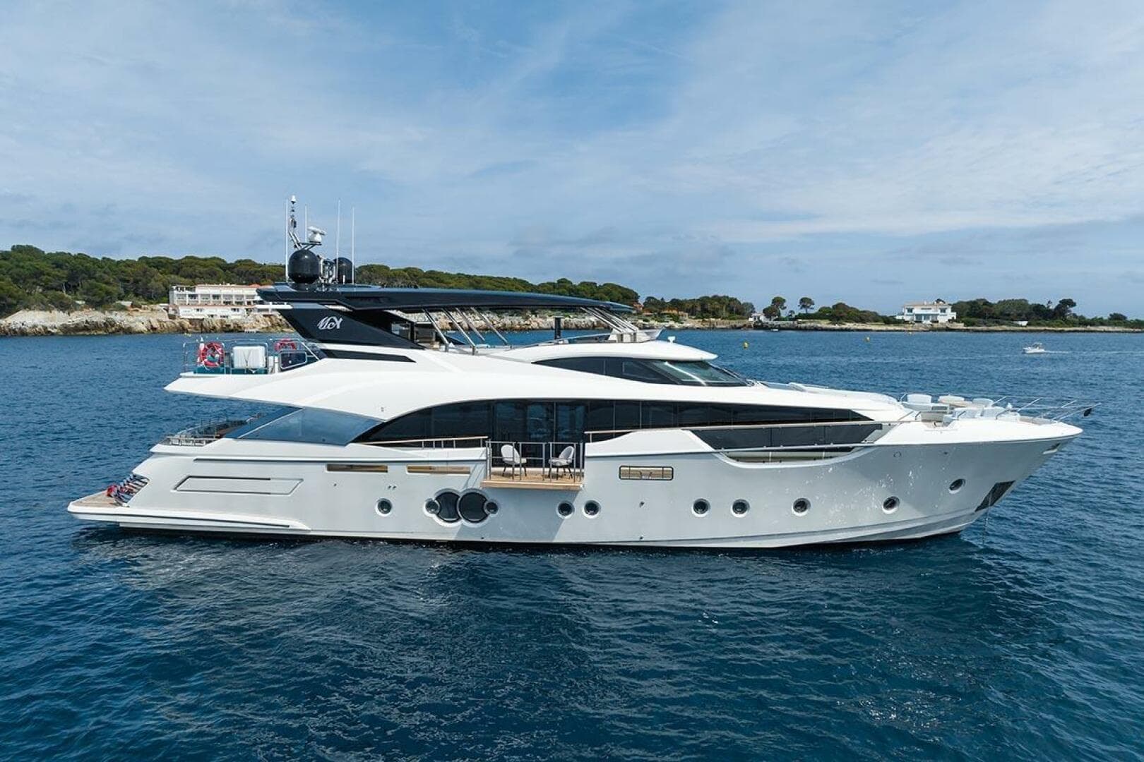 2021 Monte Carlo Yachts 96 — photo 2