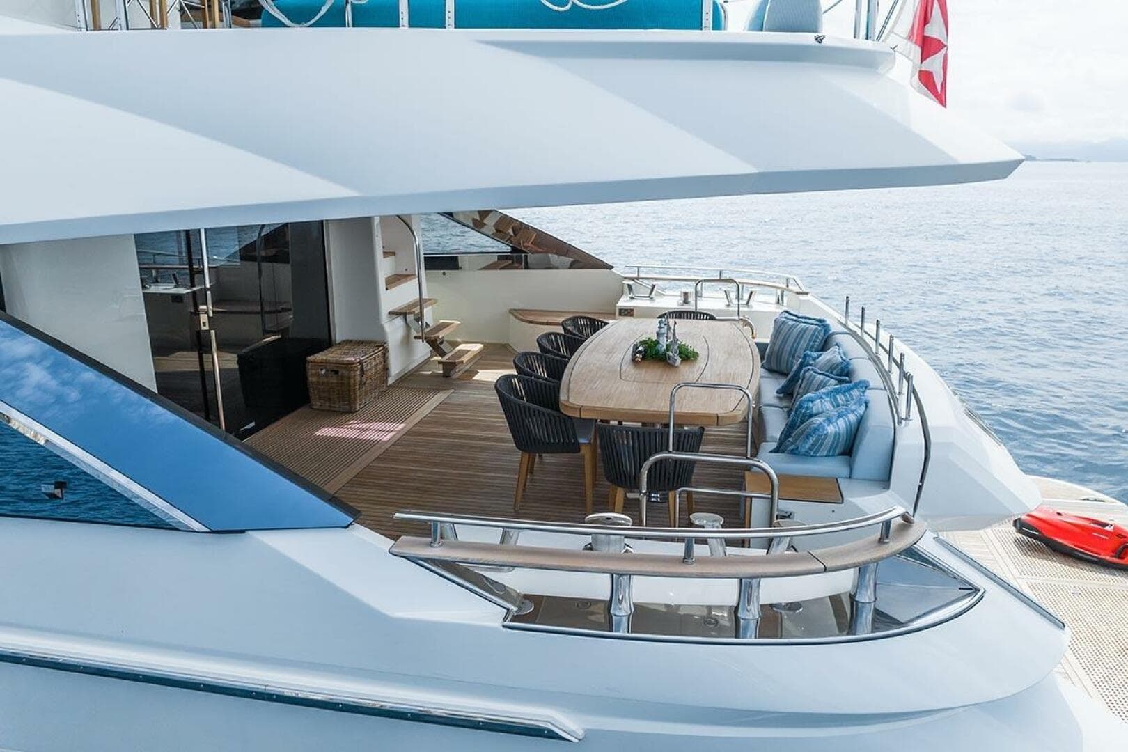 2021 Monte Carlo Yachts 96 — photo 15