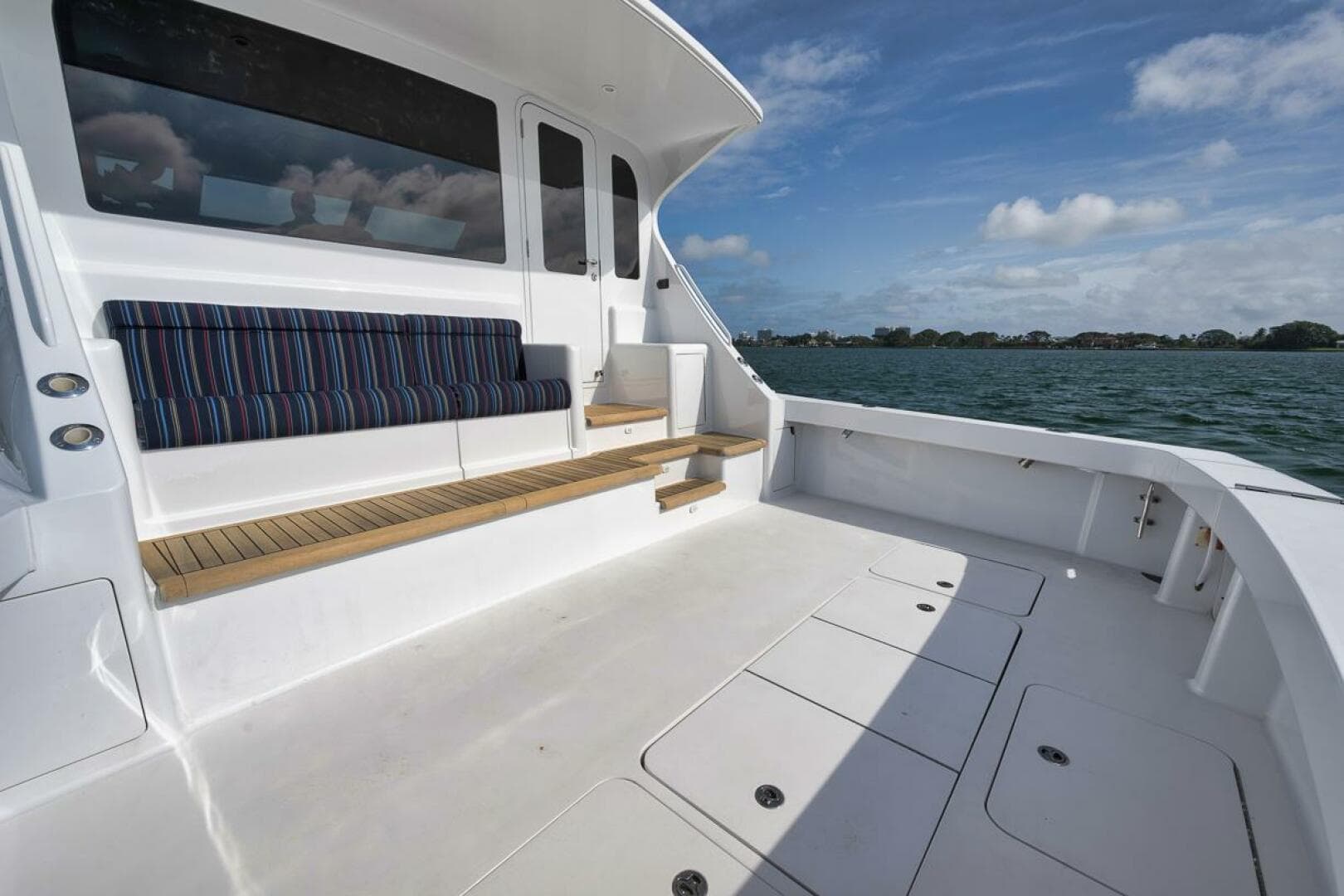 2007 Viking 52 Sport Coupe — photo 46