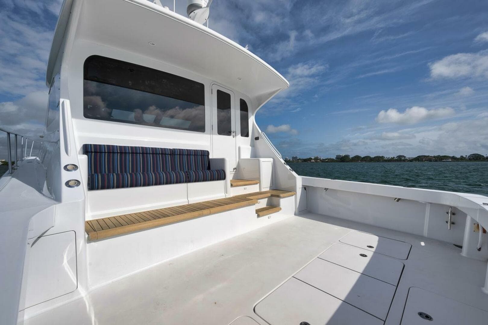 2007 Viking 52 Sport Coupe — photo 45