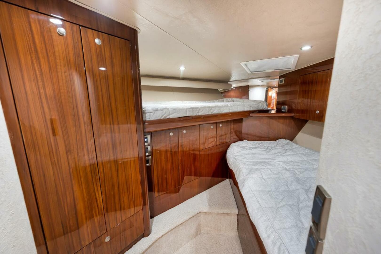 2007 Viking 52 Sport Coupe — photo 34