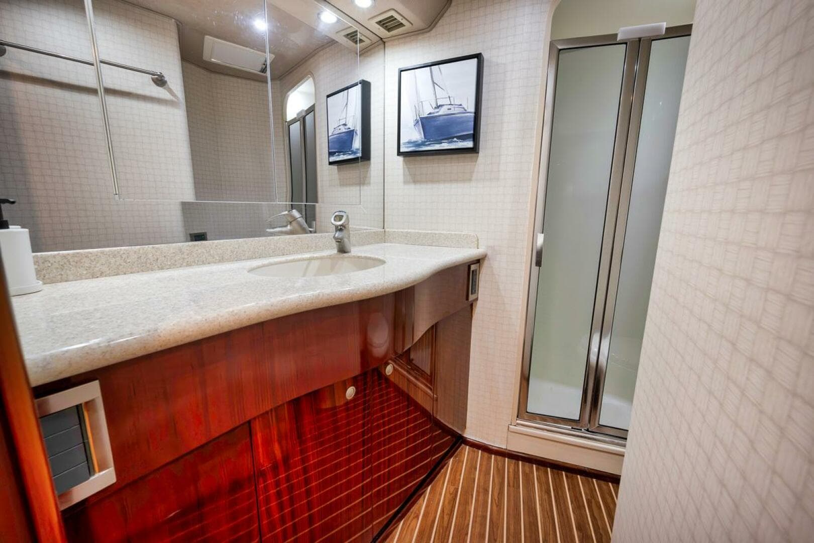 2007 Viking 52 Sport Coupe — photo 32