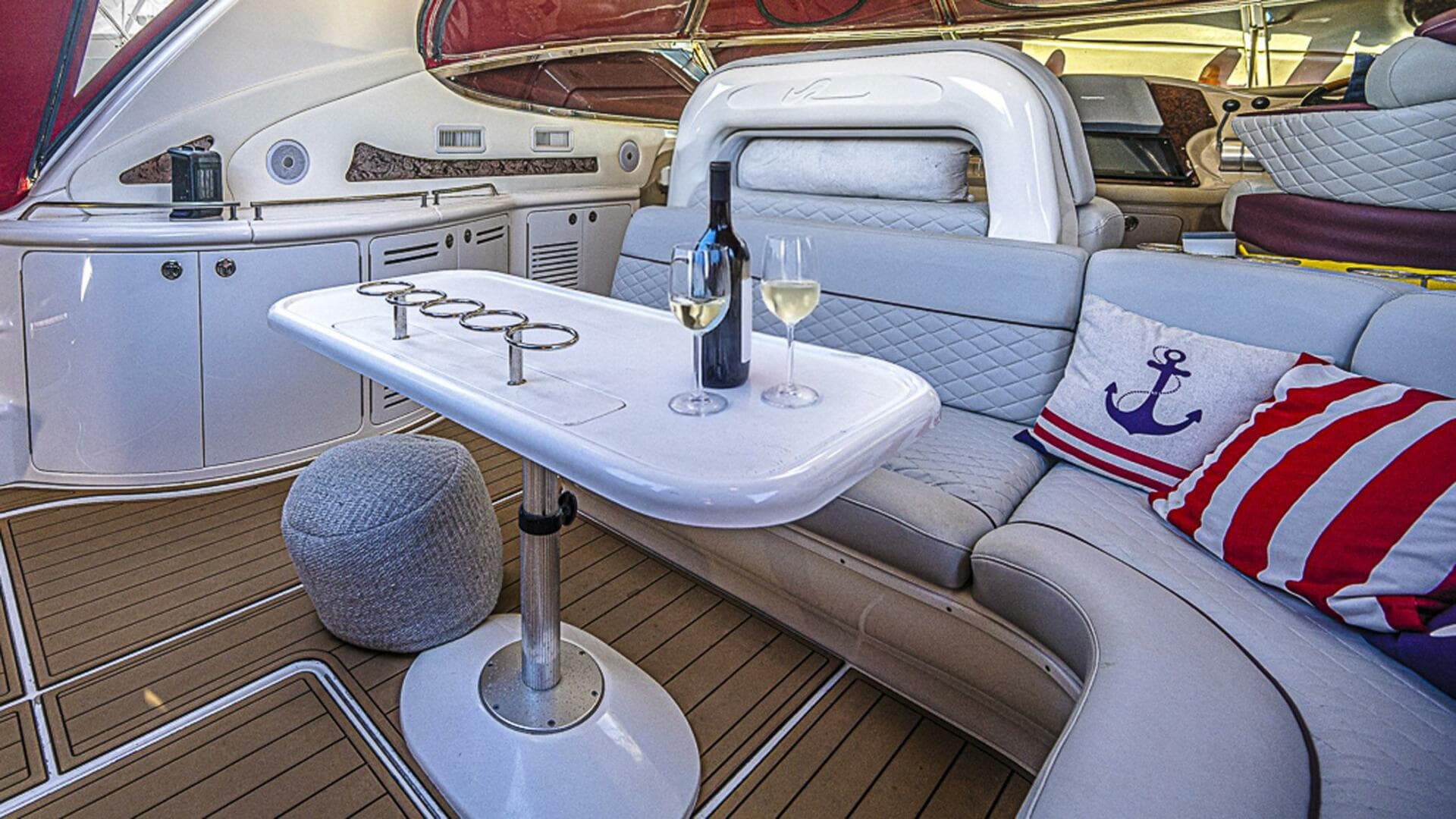 2002 Sea Ray 550 Sundancer — photo 10