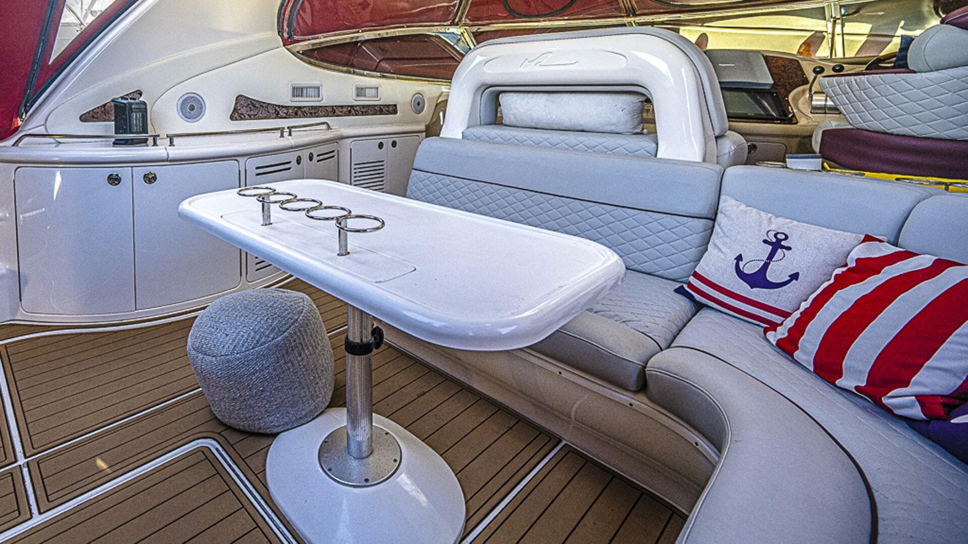 2002 Sea Ray 550 Sundancer — photo 41