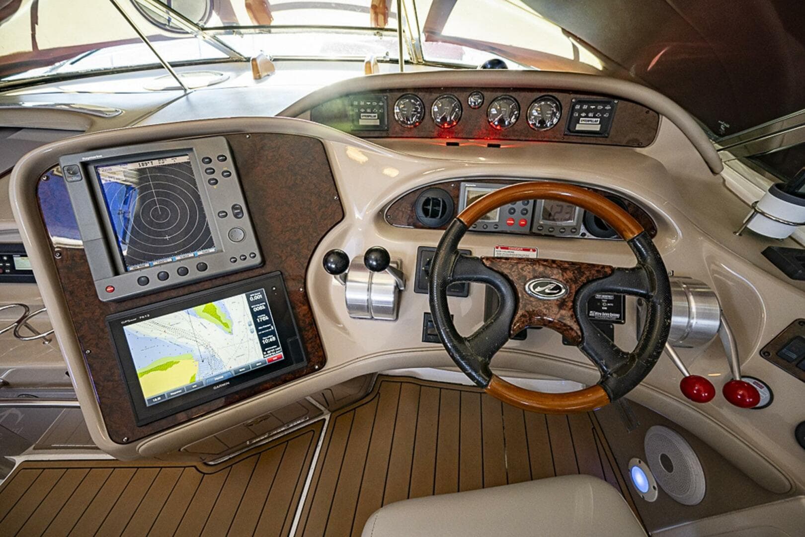 2002 Sea Ray 550 Sundancer — photo 15