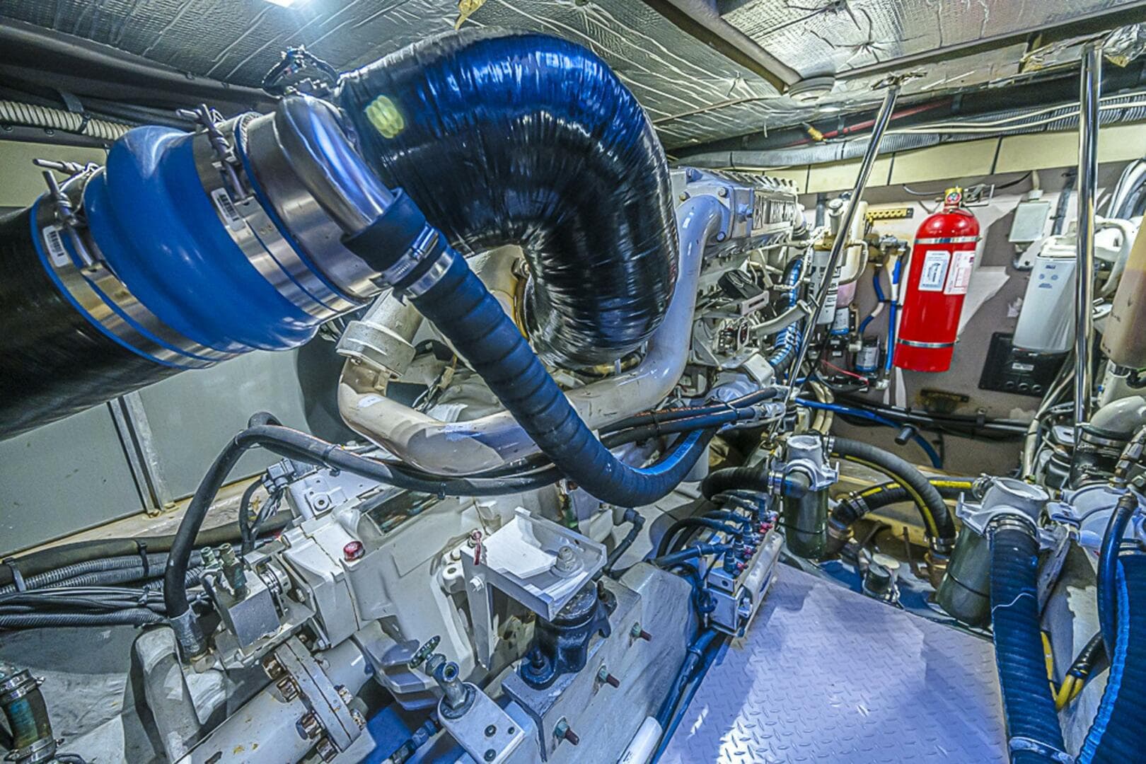 2002 Sea Ray 550 Sundancer — photo 32