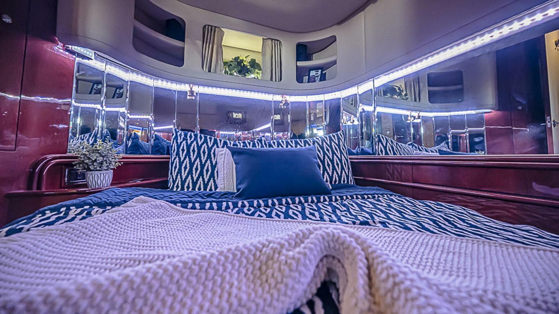 2002 Sea Ray 550 Sundancer — photo 51