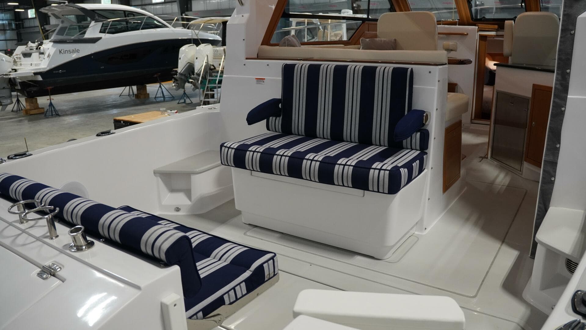 2024 True North 34 — photo 3