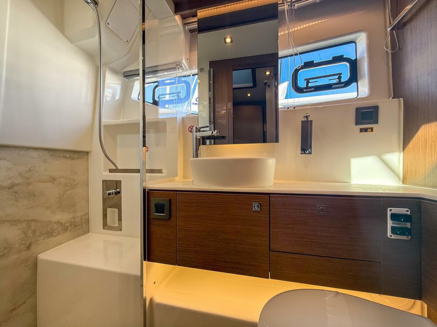 2026 Wellcraft 44 Explorer — photo 7