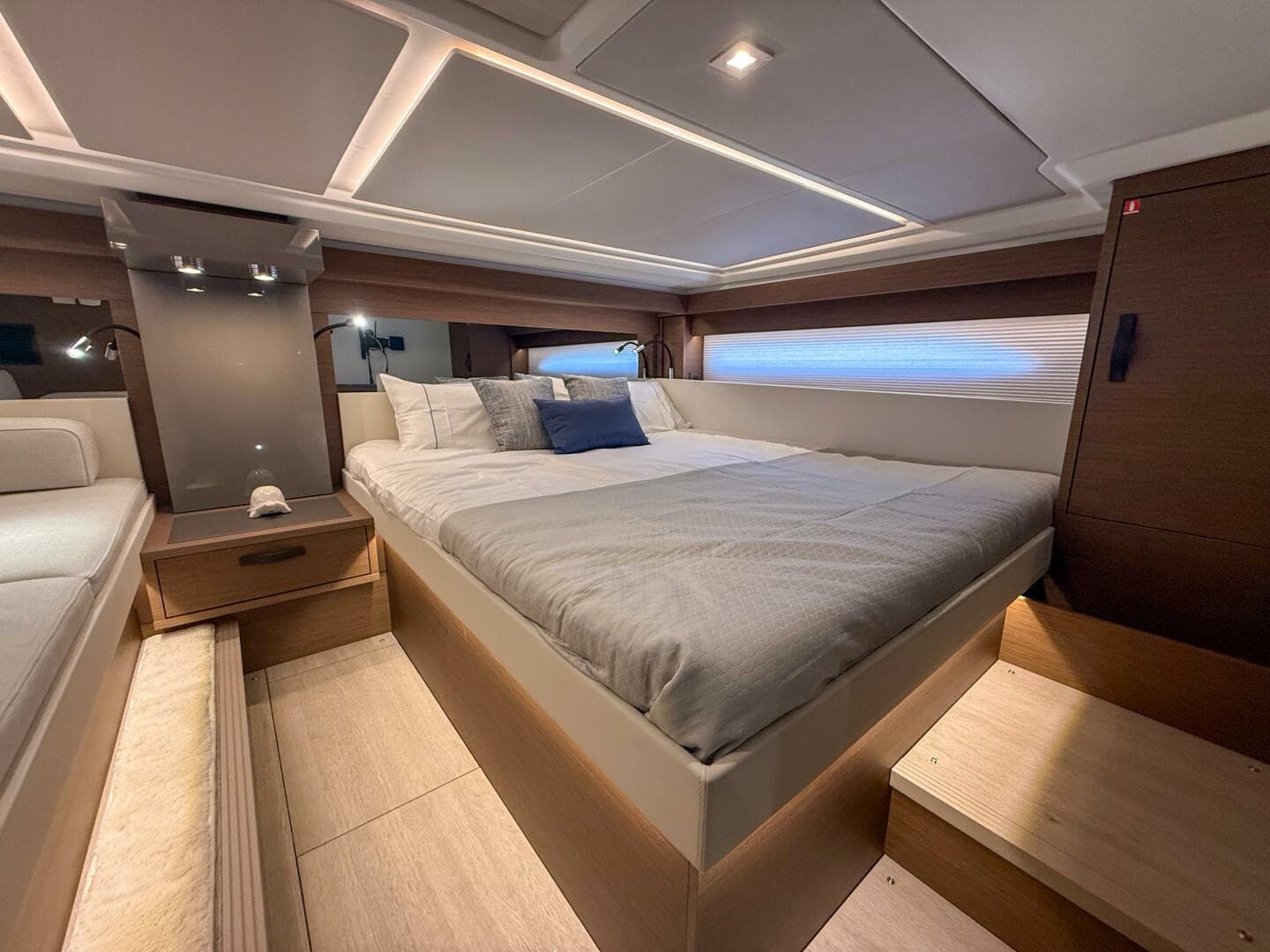 2026 Wellcraft 44 Explorer — photo 9