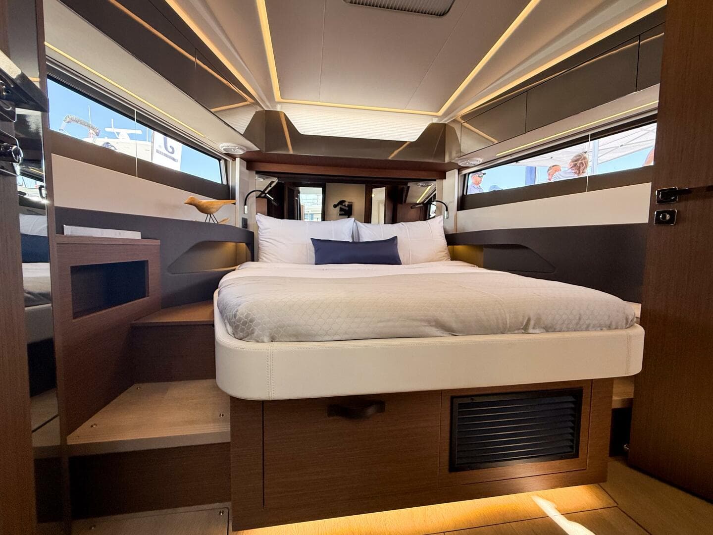 2026 Wellcraft 44 Explorer — photo 6