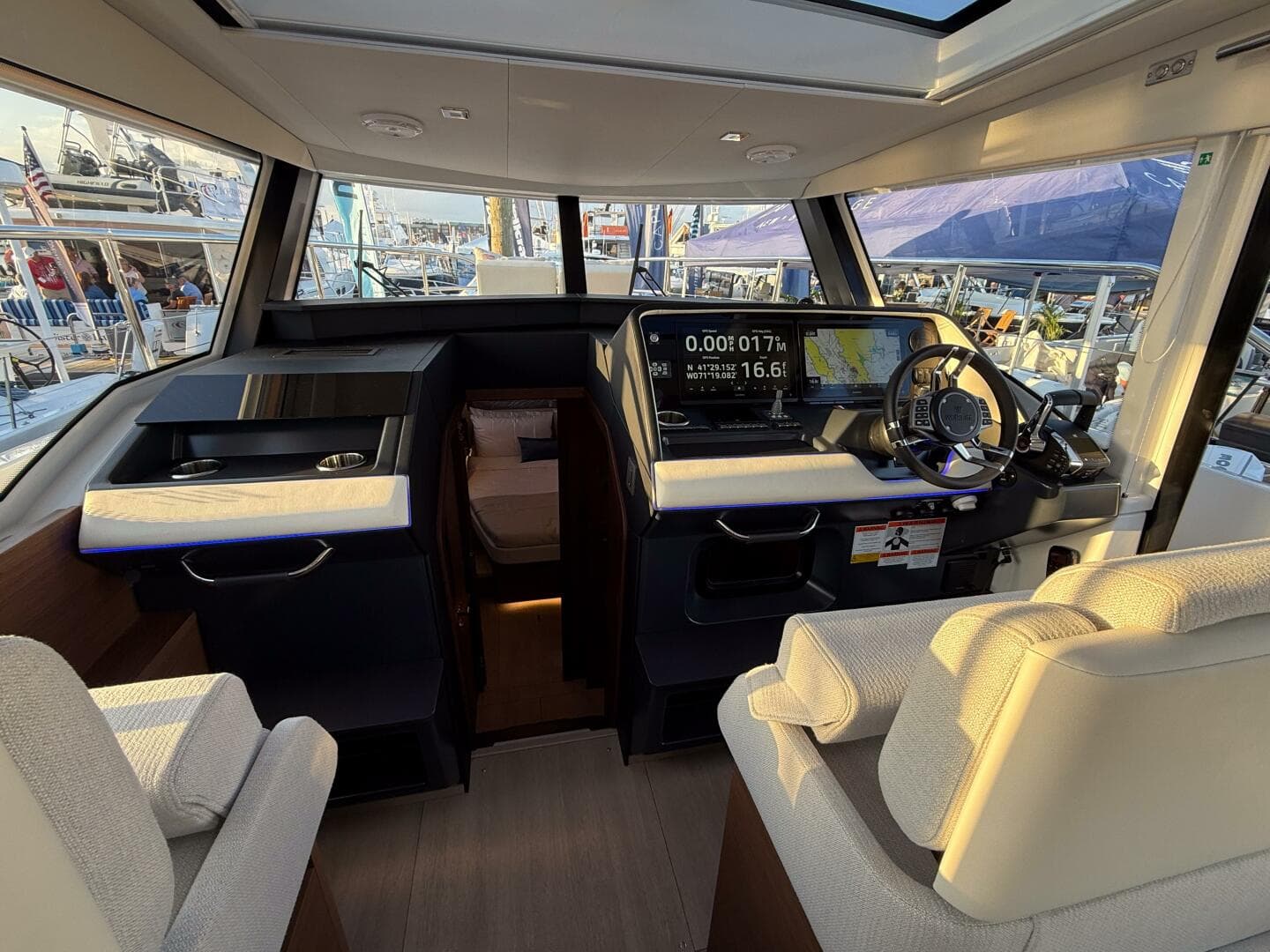 2026 Wellcraft 44 Explorer — photo 2