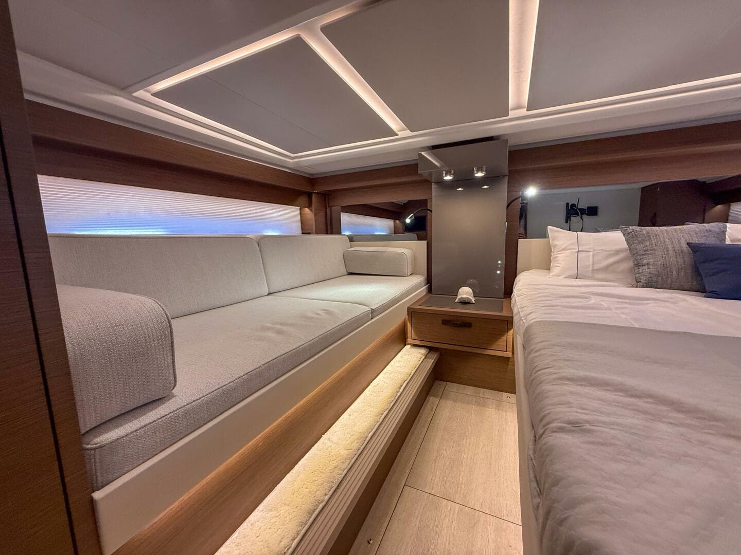 2026 Wellcraft 44 Explorer — photo 8