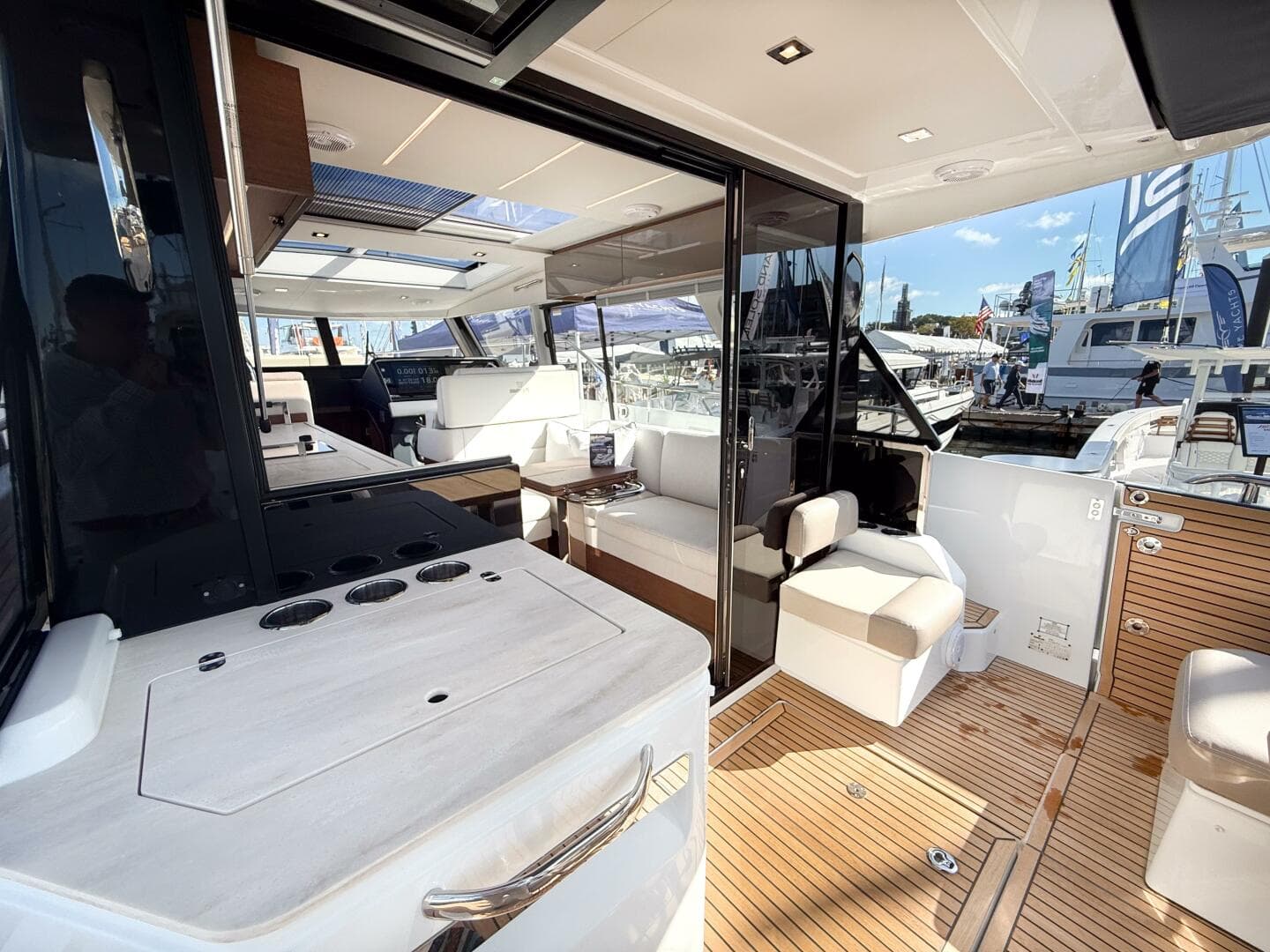 2026 Wellcraft 44 Explorer — photo 12