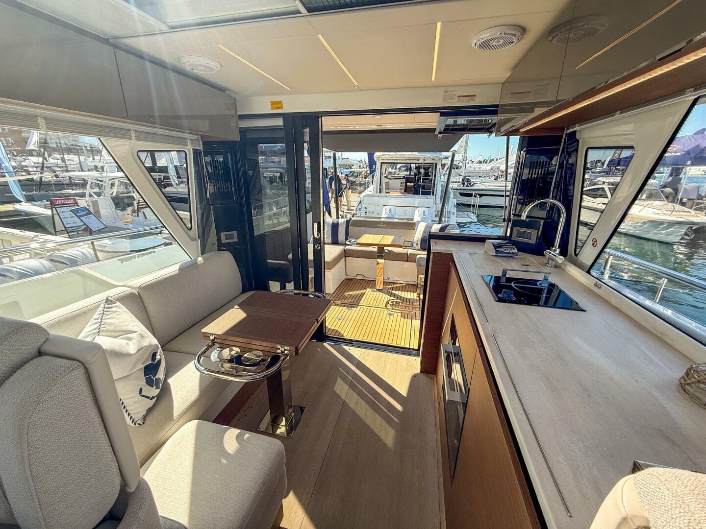 2026 Wellcraft 44 Explorer — photo 11